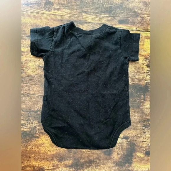 BUNDLE: 2 - Batman baby onesies. Size: 6M - Picture 5 of 13